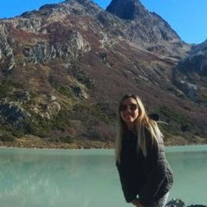 Meet your Posher, Amarilis